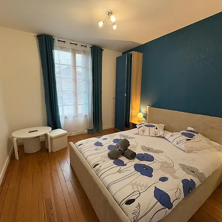 Le Bleu Des Pyrenees ルルド