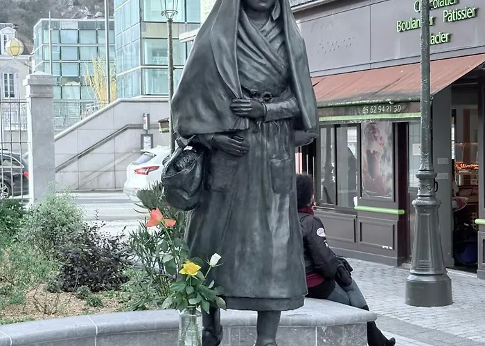 Le Bleu Des Pyrenees Lägenhet Lourdes
